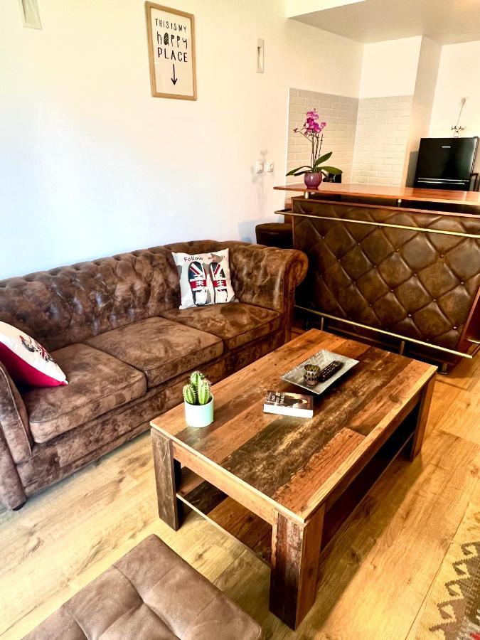 Wood Story - Modern 1Br Apt Near City Center With Parking Bucarest Esterno foto