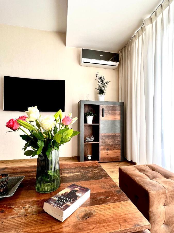 Wood Story - Modern 1Br Apt Near City Center With Parking Bucarest Esterno foto